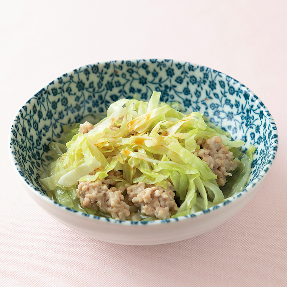 【野菜を使い切る！　時短レシピ】鶏ひき肉とキャベツの重ね蒸し