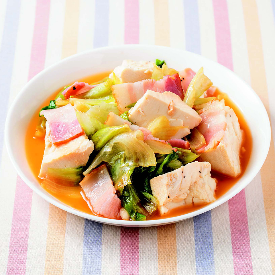 【時短レシピ】豆腐とレタスのベーコン蒸し